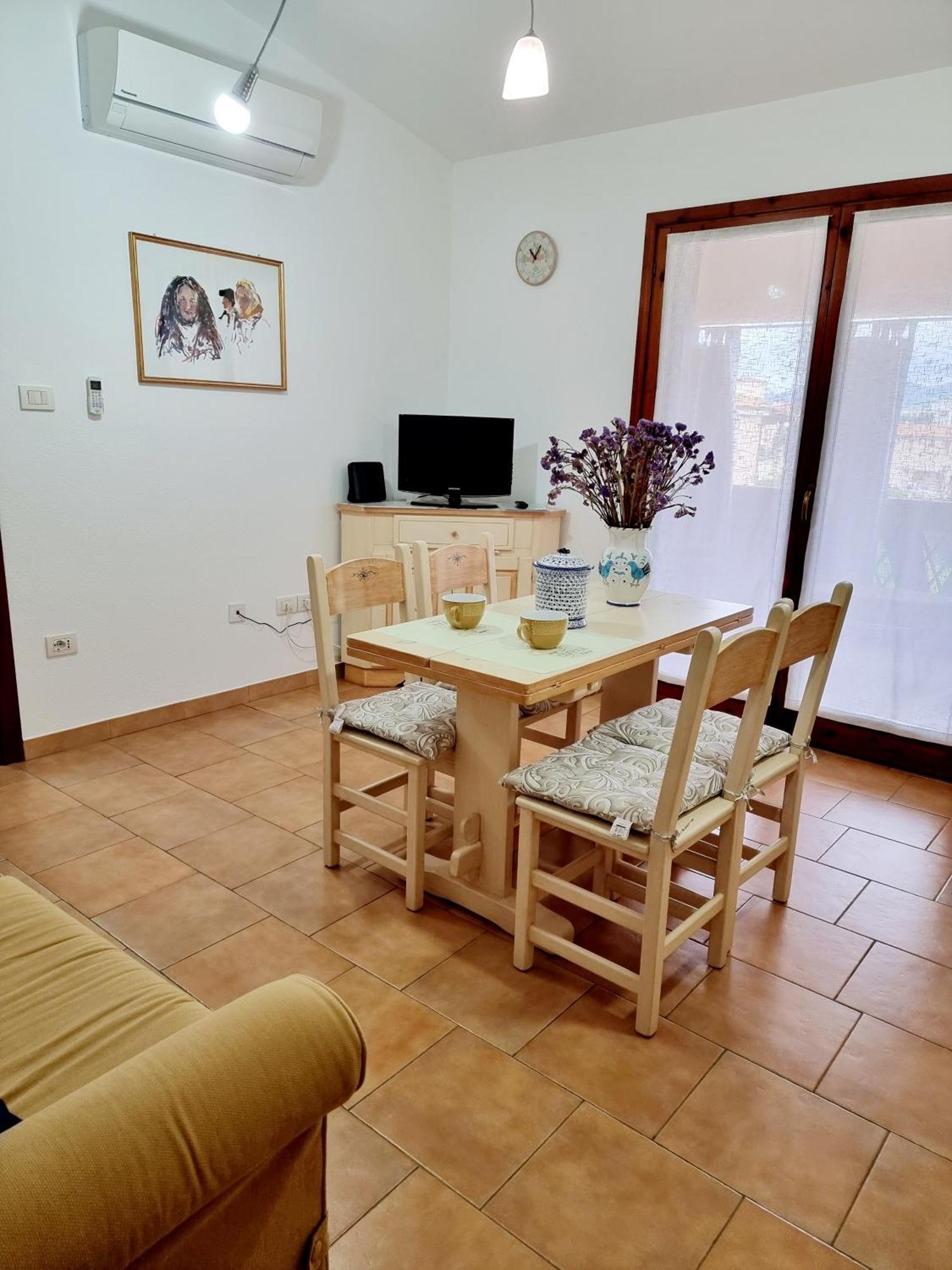 Апартаменты La Casa Di Arly Ольбия Экстерьер фото
